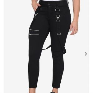NWOT Hot topic Black skinny
